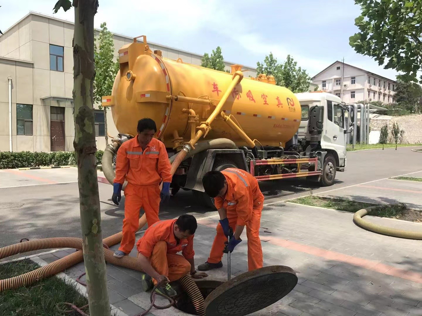 正定化粪池清理与5-8吨吸粪车施工效率分析